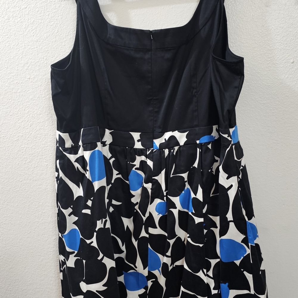 Scene Weaver Black and Blue Floral Midi Dress